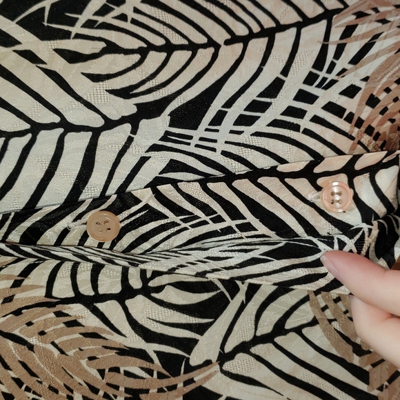 Vintage The Silk Farm White, Black, Tan Floral Leaf Silk Button-front Shirt, 6 - Picture 3 of 10